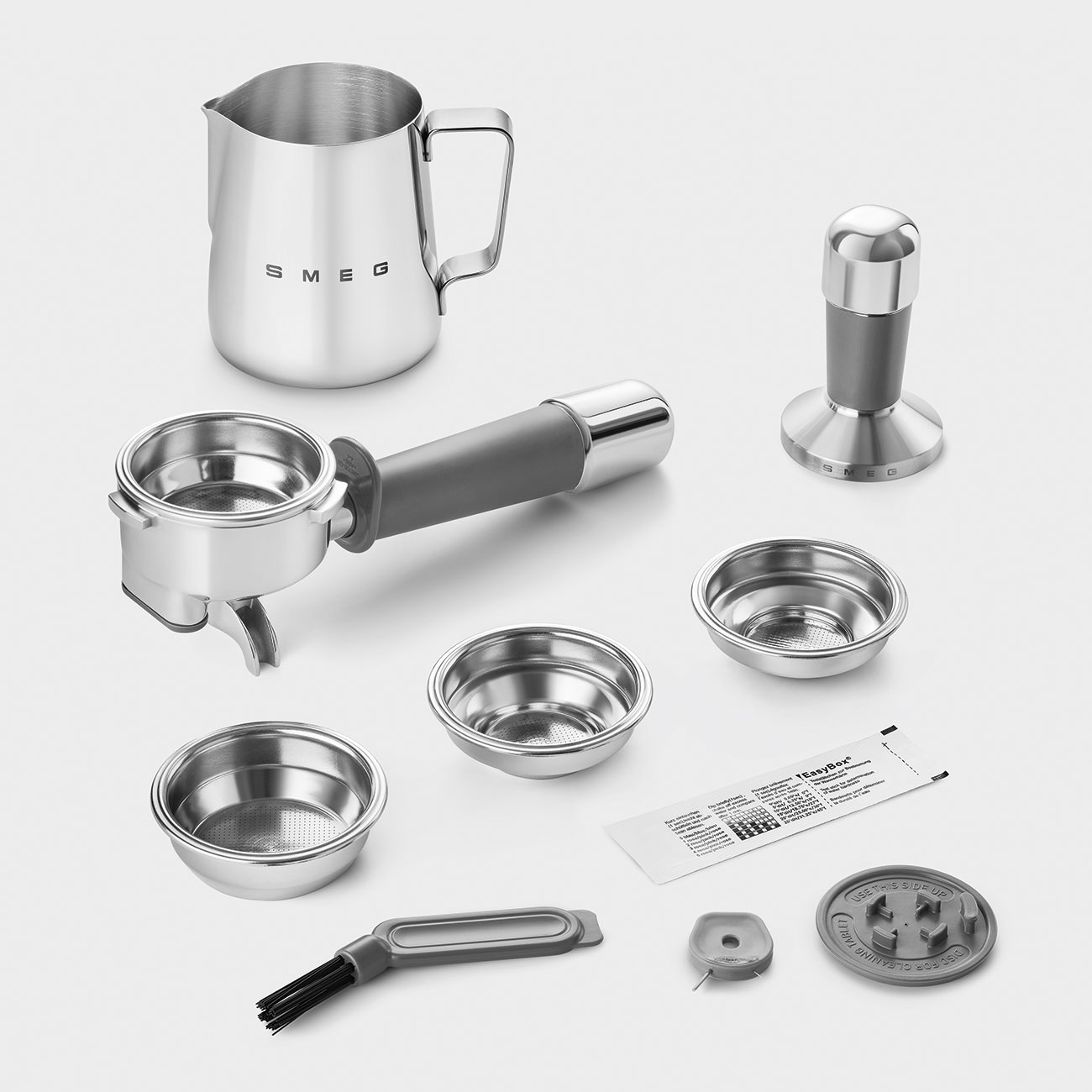 Deutliche Gebrauchsspuren: Espressomaschine mit Mahlwerk Weiß
