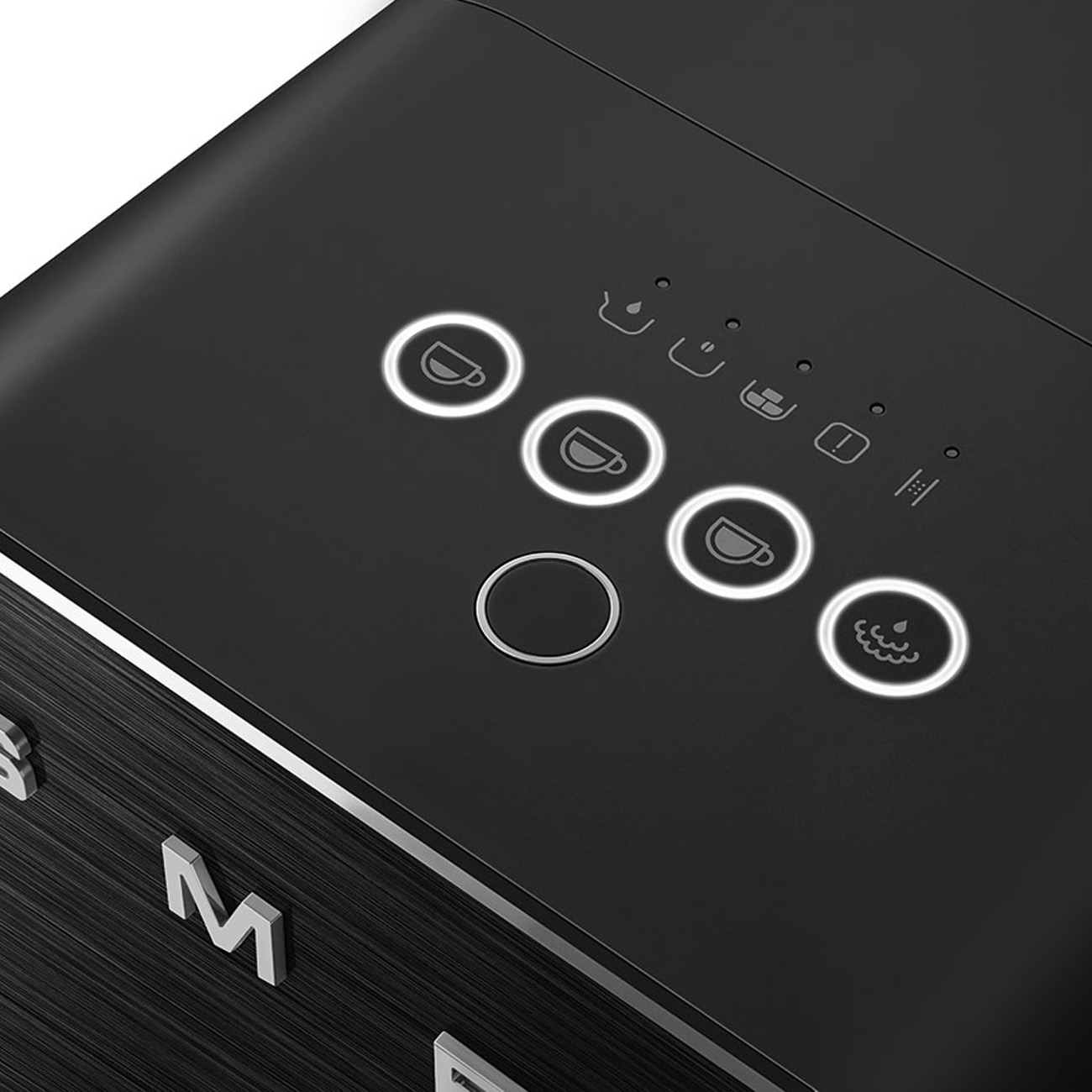 Deutliche Gebrauchsspuren: Kaffeevollautomat mit Dampf BCC02FB