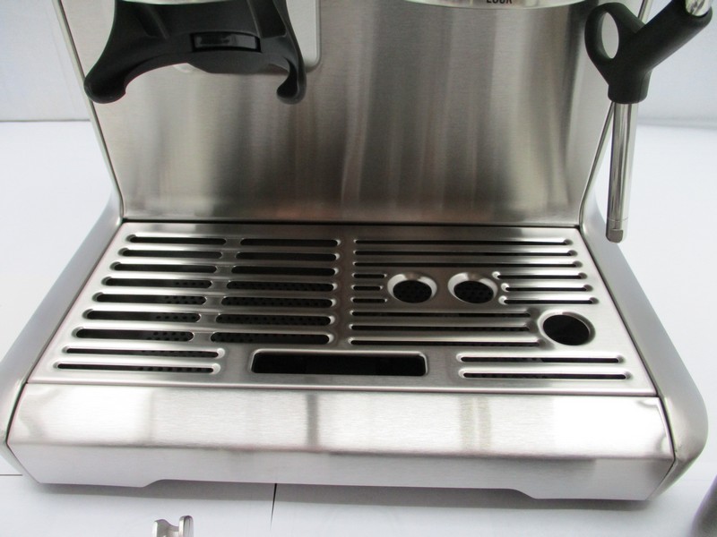 Gehäuseschäden: Barista Express SES870 !UK Stecker!