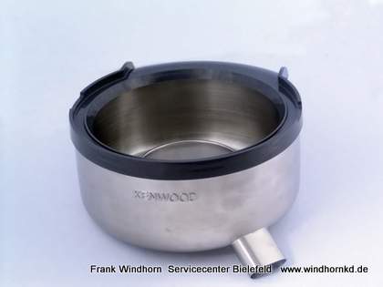 Becher mit Saftauslass AT641