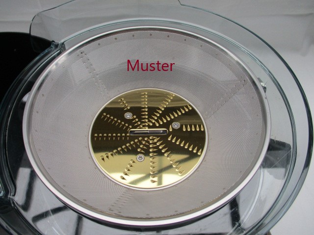 Light used traces: Nutri Juicer Plus SJE520BSS