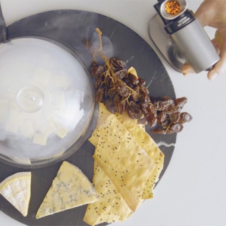 Used like new: Smoking Gun & Cloche SSM600SIL