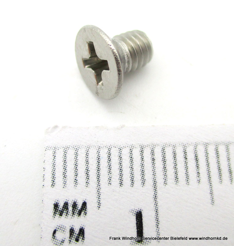 Schraube M4x6