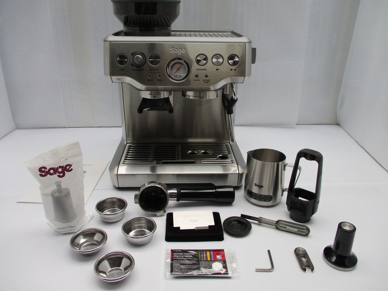 Deutliche Gebrauchsspuren: Barista Express SES875BSS!UK Stecker!