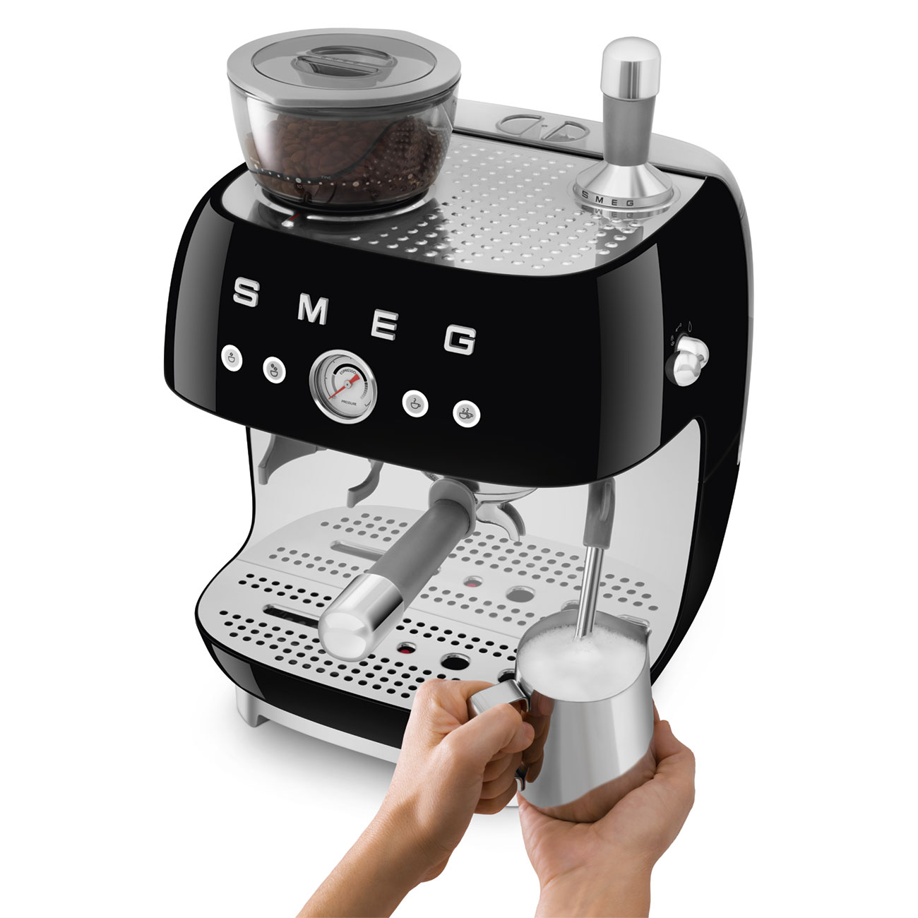 Deutliche Gebrauchsspuren: Espressomaschine mit Mahlwerk Schwarz