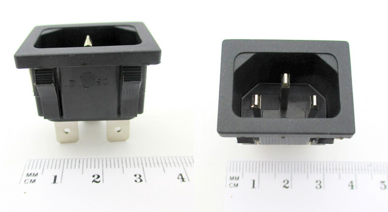 IEC PANEL SOCKET 