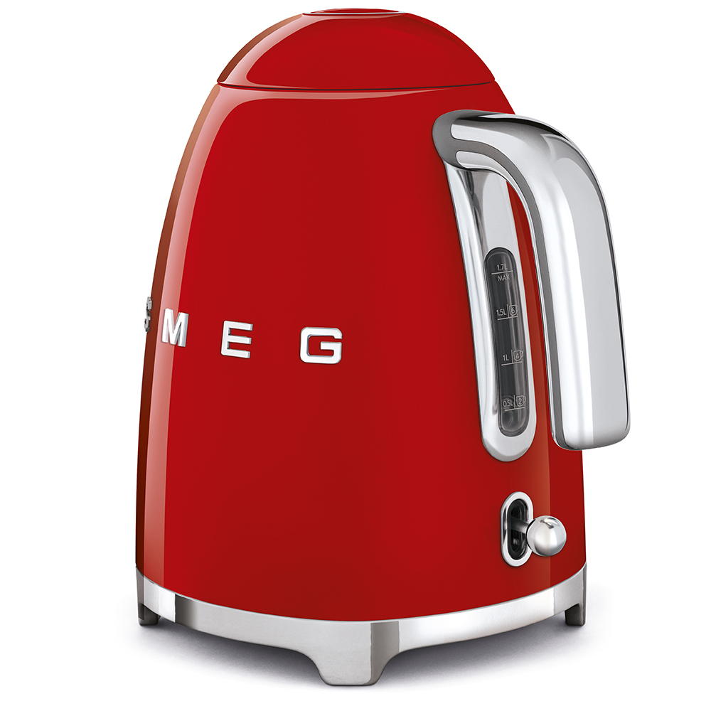 Slight signs of wear: SMEG pink kettle