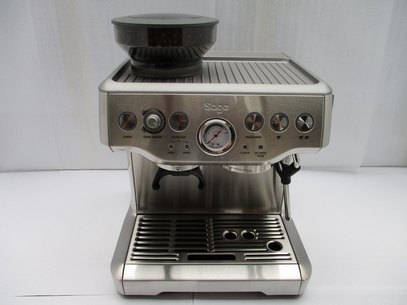 Gebrauchsspuren: Barista Express Edelstahl SES875BSS!UK Stecker!